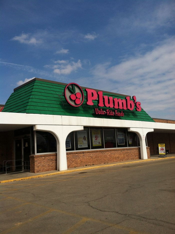 Plumbs Supermarket - Comstock Park Store (newer photo)